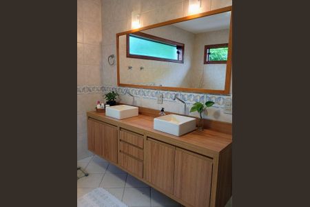 Casa à venda com 453m², 4 quartos e 6 vagas