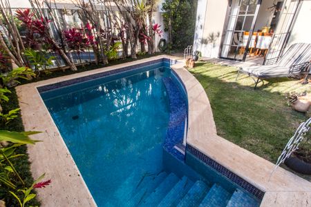 Casa à venda com 318m², 4 quartos e 4 vagasPiscina