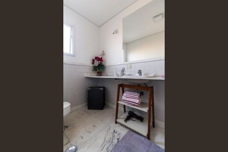 Casa à venda com 318m², 4 quartos e 4 vagasBanheiro da Suíte 4