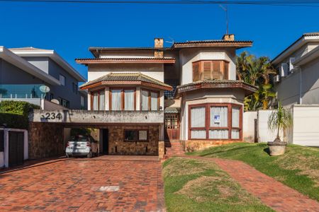 Casa à venda com 550m², 4 quartos e 3 vagasFachada