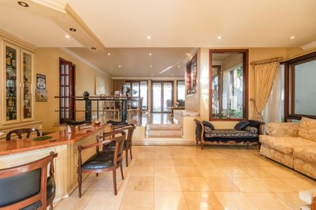 Casa à venda com 550m², 4 quartos e 3 vagasSala