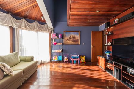 Casa à venda com 550m², 4 quartos e 3 vagasSala 2