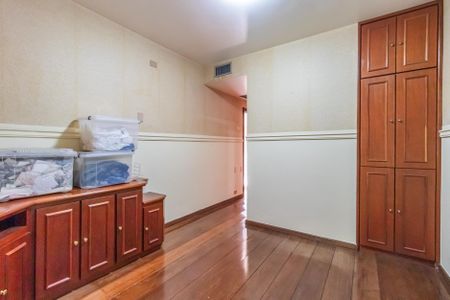 Casa à venda com 550m², 4 quartos e 3 vagasSuíte 1
