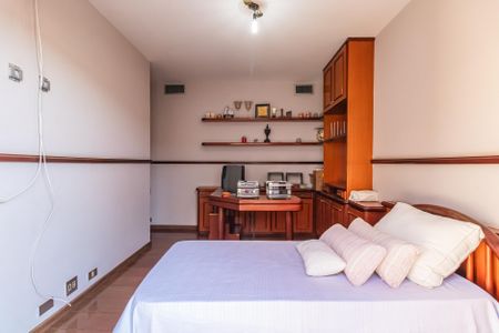 Casa à venda com 550m², 4 quartos e 3 vagasSuíte 3