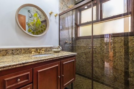 Casa à venda com 550m², 4 quartos e 3 vagasBanheiro da Suíte 1