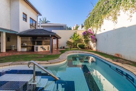 Casa à venda com 550m², 4 quartos e 3 vagasPiscina