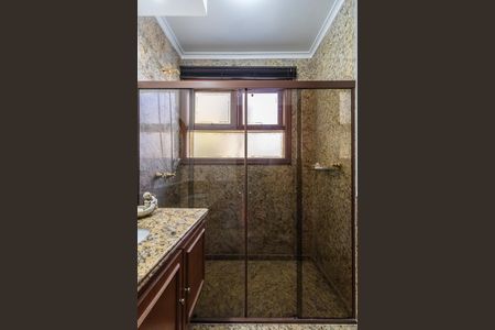 Casa à venda com 550m², 4 quartos e 3 vagasBanheiro da Suíte 1