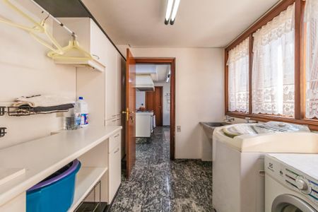 Casa à venda com 550m², 4 quartos e 3 vagasÁrea de Serviço