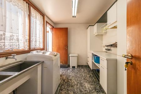 Casa à venda com 550m², 4 quartos e 3 vagasÁrea de Serviço