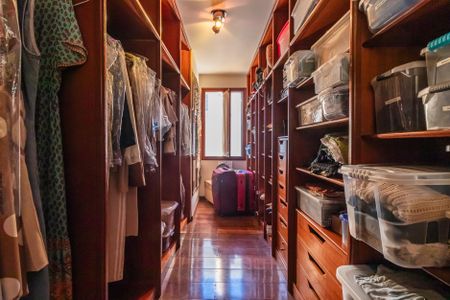Casa à venda com 550m², 4 quartos e 3 vagasCloset da suíte 4
