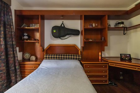 Casa à venda com 550m², 4 quartos e 3 vagasSuíte 2