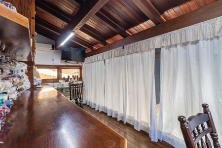 Casa à venda com 550m², 4 quartos e 3 vagasSala 2