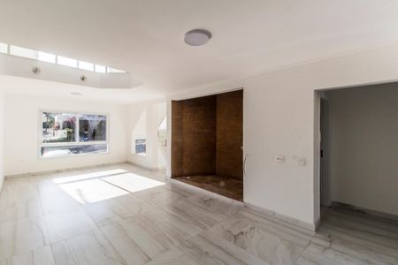 Casa à venda com 351m², 3 quartos e 2 vagasSala