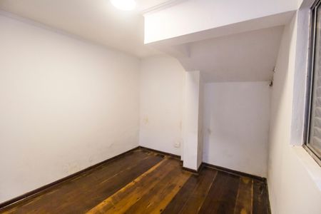 Casa à venda com 351m², 3 quartos e 2 vagasQuarto de Serviço