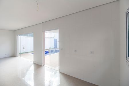 Casa à venda com 220m², 3 quartos e 4 vagas Casa à venda com 220m², 3 quartos e 4 vagasCozinha