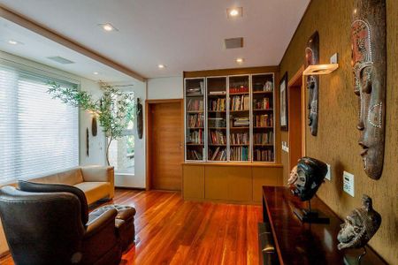 Casa à venda com 1600m², 7 quartos e 3 vagasSala