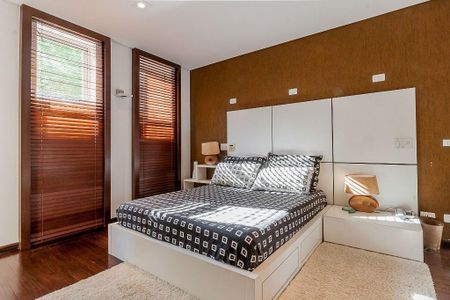 Casa à venda com 1600m², 7 quartos e 3 vagasSuíte