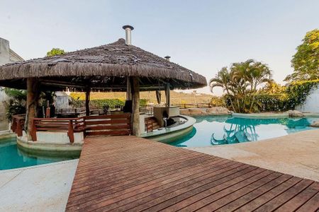 Casa à venda com 1600m², 7 quartos e 3 vagasPiscina