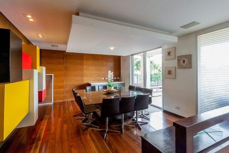 Casa à venda com 1600m², 7 quartos e 3 vagasSala