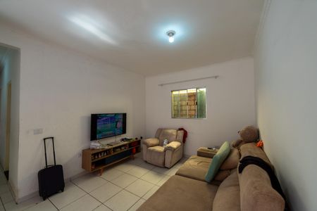 Casa à venda com 200m², 3 quartos e 2 vagas Casa à venda com 200m², 3 quartos e 2 vagasSala