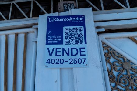 Casa à venda com 200m², 3 quartos e 2 vagas Casa à venda com 200m², 3 quartos e 2 vagasPlaquinha