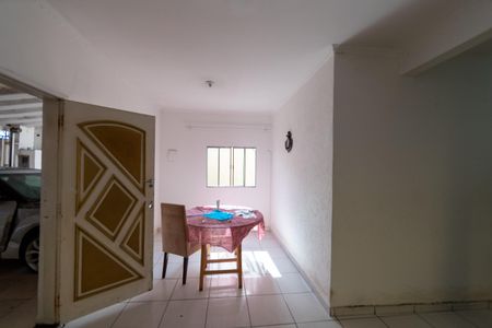 Casa à venda com 200m², 3 quartos e 2 vagas Casa à venda com 200m², 3 quartos e 2 vagasSala