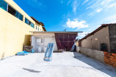 Casa à venda com 200m², 3 quartos e 2 vagas Casa à venda com 200m², 3 quartos e 2 vagasÁrea de Serviço