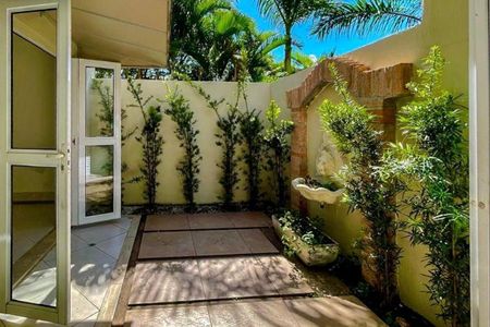 Casa à venda com 96m², 3 quartos e 2 vagas