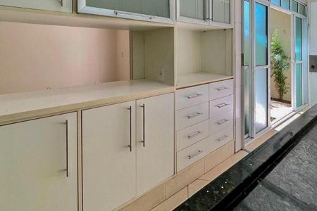 Casa à venda com 96m², 3 quartos e 2 vagas