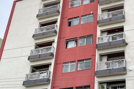 Apartamento para alugar com 70m², 2 quartos e 1 vagaFachada + plaquinha