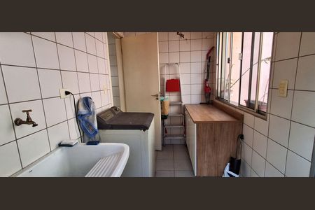 Casa à venda com 170m², 3 quartos e 1 vagaÁrea de Serviço