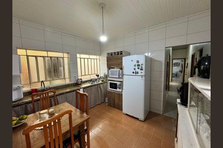 Casa à venda com 120m², 3 quartos e 2 vagas Casa à venda com 120m², 3 quartos e 2 vagasCozinha