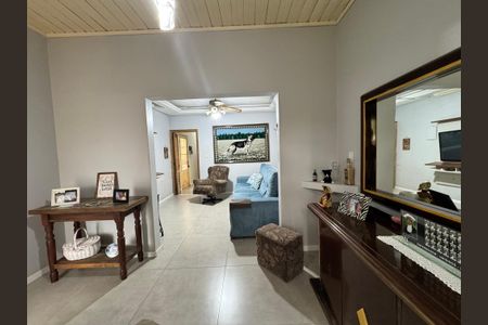 Casa à venda com 120m², 3 quartos e 2 vagas Casa à venda com 120m², 3 quartos e 2 vagasSala