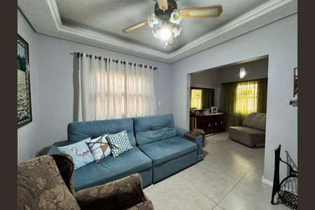 Casa à venda com 120m², 3 quartos e 2 vagas Casa à venda com 120m², 3 quartos e 2 vagasSala