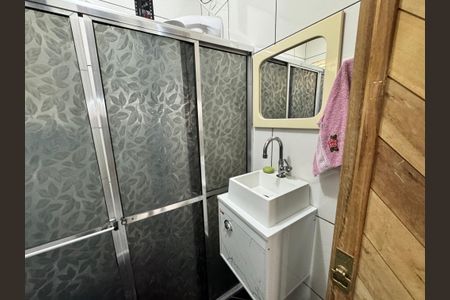 Casa à venda com 120m², 3 quartos e 2 vagas Casa à venda com 120m², 3 quartos e 2 vagasBanheiro