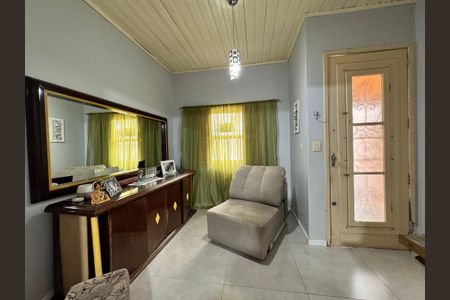 Casa à venda com 120m², 3 quartos e 2 vagas Casa à venda com 120m², 3 quartos e 2 vagasSala