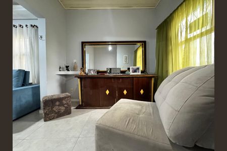 Casa à venda com 120m², 3 quartos e 2 vagas Casa à venda com 120m², 3 quartos e 2 vagasSala