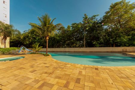 Apartamento à venda com 68m², 3 quartos e 1 vagaÁrea comum - Piscina