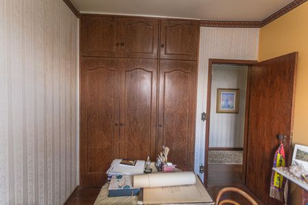 Apartamento à venda com 180m², 4 quartos e 2 vagasQuarto 2