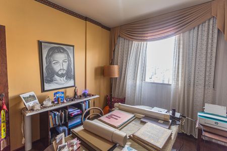 Apartamento à venda com 180m², 4 quartos e 2 vagasQuarto 2