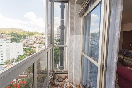 Apartamento à venda com 180m², 4 quartos e 2 vagasVaranda na Sala