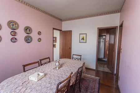 Apartamento à venda com 180m², 4 quartos e 2 vagasCopa