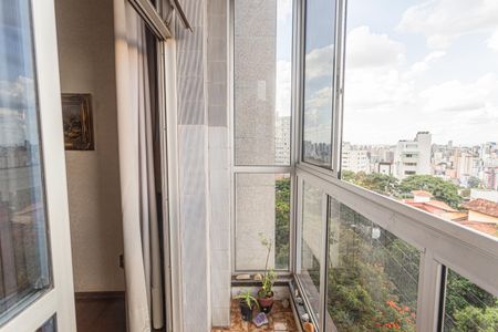 Apartamento à venda com 180m², 4 quartos e 2 vagasVaranda na Sala
