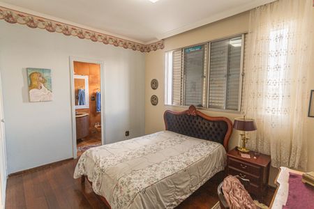 Apartamento à venda com 180m², 4 quartos e 2 vagasSuíte 1