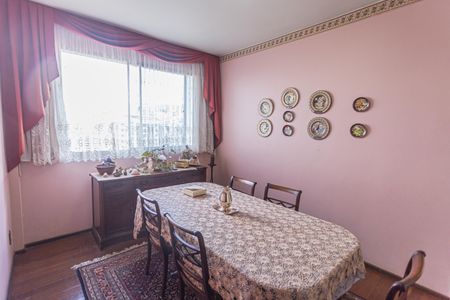 Apartamento à venda com 180m², 4 quartos e 2 vagasCopa