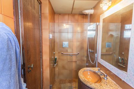 Apartamento à venda com 180m², 4 quartos e 2 vagasBanheiro da Suíte 1