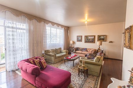 Apartamento à venda com 180m², 4 quartos e 2 vagasSala