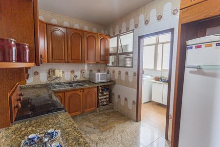 Apartamento à venda com 180m², 4 quartos e 2 vagasCozinha