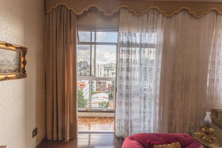 Apartamento à venda com 180m², 4 quartos e 2 vagasVaranda na Sala