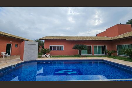 Casa à venda com 531m², 4 quartos e 6 vagas Casa à venda com 531m², 4 quartos e 6 vagasPiscina